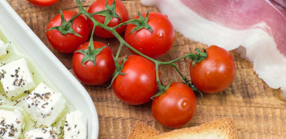 Tomatoes, prosciutto and burrata cheese